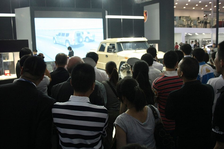Visitors filming the new DARTZ Prombron’ on stage