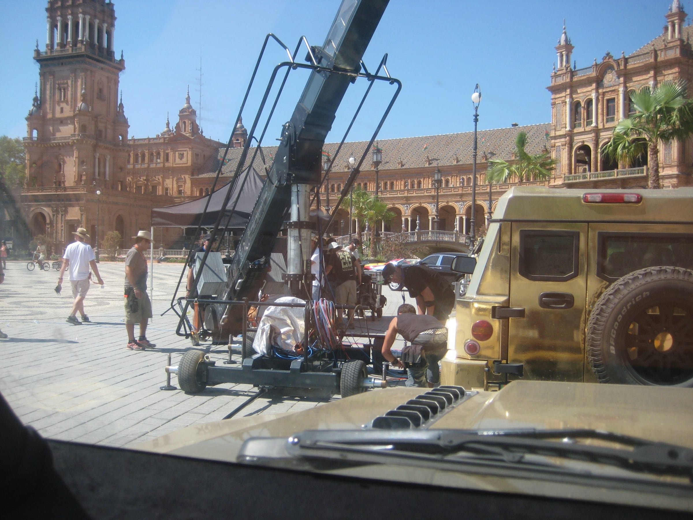 Camera crane and gold DARTZ Prombron’ on The Dictator set, Plaza de España, Seville