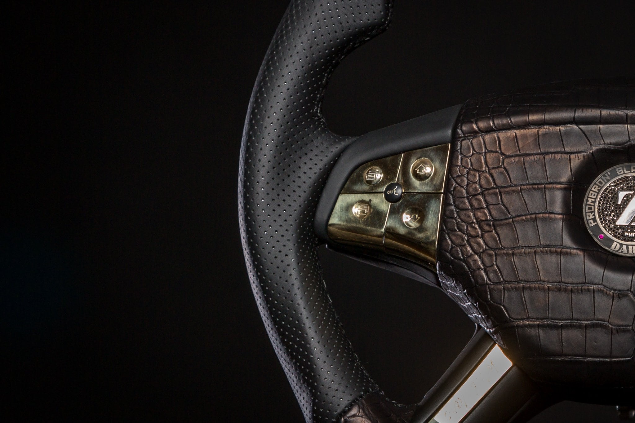 Crocodile-leather DARTZ steering wheel with gold controls