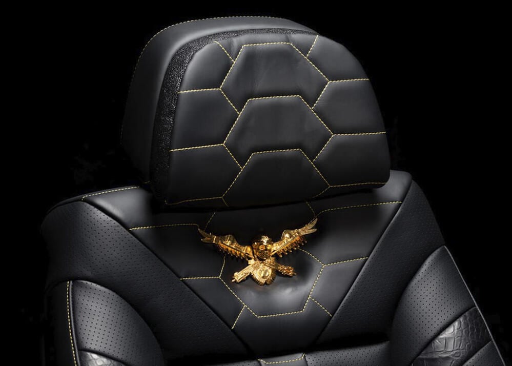 DARTZ Prombron’ Black Alligator seat in black alligator leather